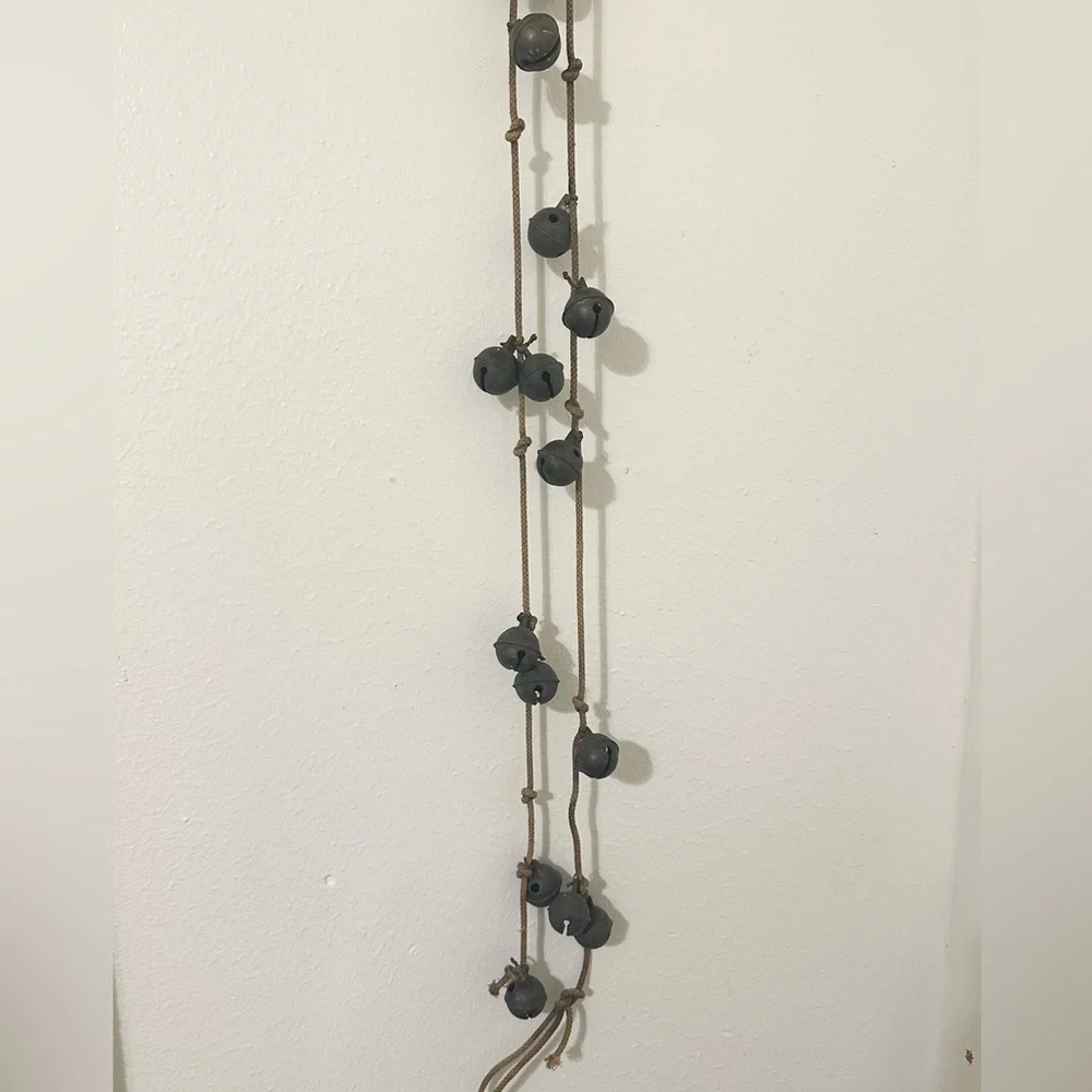 Antique Sleigh Bells solid metal 14 - Picture 5 of 8
